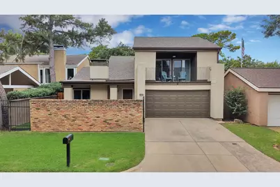 1612 Hawthorne Drive, Arlington, TX 76012 - Photo 2