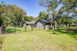 8621 Ravenswood Rd, Granbury, TX 76049 - Photo 6