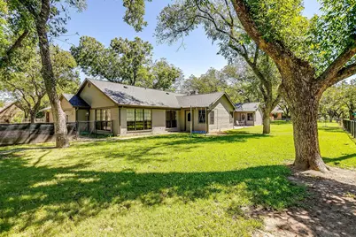 8621 Ravenswood Road, Granbury, TX 76049 - Photo 4