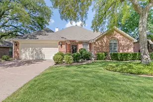 2605 Bent Tree Dr, Hurst, TX 76054 - Photo 1