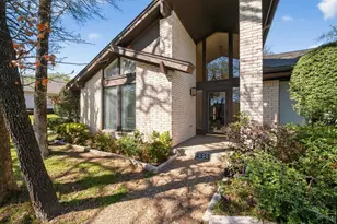 1800 High Vista Ct, Fort Worth, TX 76112 - Photo 2