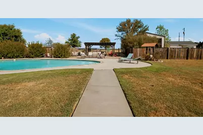 20185 Willow Glade Circle, Pilot Point, TX 76258 - Photo 32