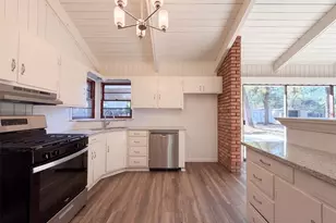 1725 Danciger Dr, Fort Worth, TX 76112 - Photo 4