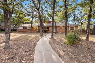 1725 Danciger Dr, Fort Worth, TX 76112 - Photo 1
