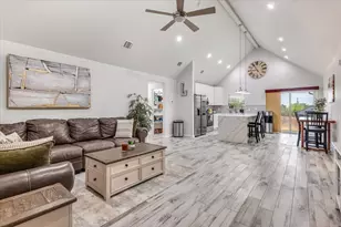 2412 Christine Dr, Granbury, TX 76048 - Photo 6