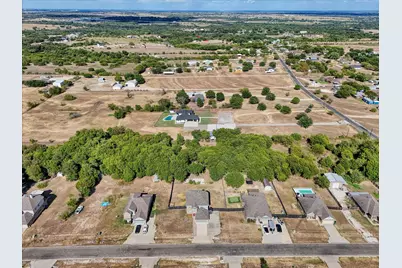 202 Milky Way, Bruceville, TX 76630 - Photo 38