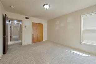 825 Glenda Dr, Bedford, TX 76022 - Photo 18