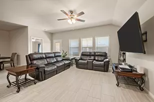 336 Wildrose Cir, Cleburne, TX 76033 - Photo 8