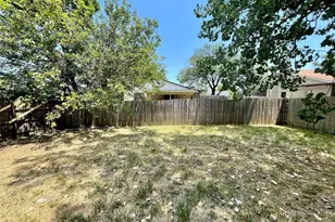 9551 Kerrville St, Dallas, TX 75227 - Photo 8