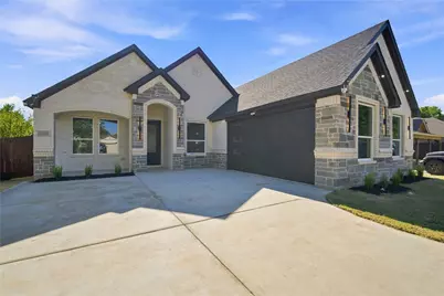 1606 Avenue, Grand Prairie, TX 75051 - Photo 4