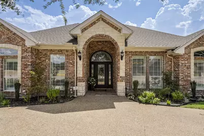 818 Amherst Drive, Waxahachie, TX 75165 - Photo 2