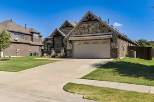 115 Traveller St, Waxahachie, TX 75165 - Photo 2