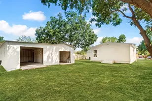 1605 Meadowbrook Dr, Garland, TX 75042 - Photo 24