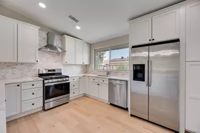1101 Hadrian Court, Irving, TX 75062 - Photo 10