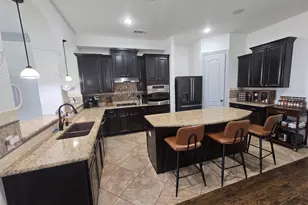 809 Rockingham Dr, Irving, TX 75063 - Photo 1