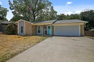 6306 Orchard Hill Dr, Arlington, TX 76016 - Photo 2