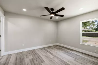 905 N Wood Street, Cleburne, TX 76033 - Photo 10