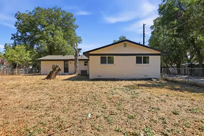 905 N Wood Street, Cleburne, TX 76033 - Photo 24
