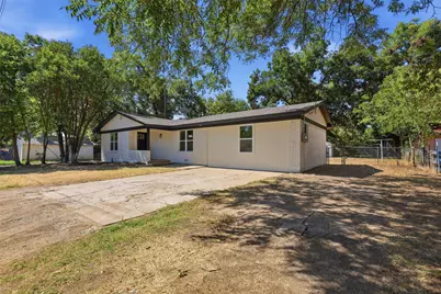 905 N Wood Street, Cleburne, TX 76033 - Photo 26