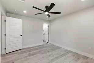 905 N Wood St, Cleburne, TX 76033 - Photo 12