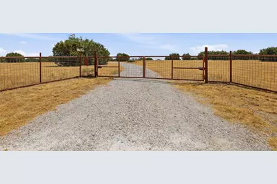225 La Cresta Lane, Mineral Wells, TX 76067 - Photo 4