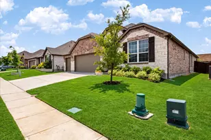 1304 Millican Ln, Aubrey, TX 76227 - Photo 2