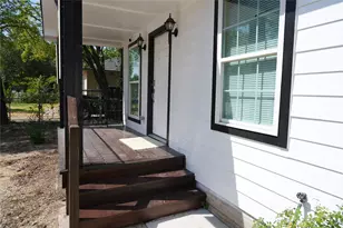 2313 N Riverside Dr, Fort Worth, TX 76111 - Photo 2