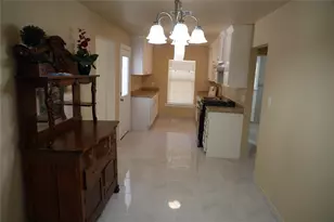 2313 N Riverside Dr, Fort Worth, TX 76111 - Photo 16
