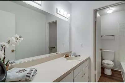 13853 Leinsper Green Street, Dallas, TX 75240 - Photo 20