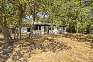 5725 Jacqueline Rd, Fort Worth, TX 76112 - Photo 1