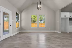 502 S 14th St, Corsicana, TX 75110 - Photo 12