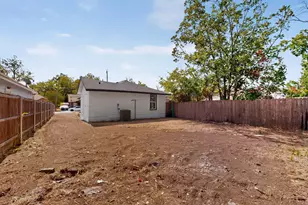 4427 Frank St, Dallas, TX 75210 - Photo 38
