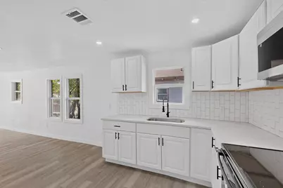 4427 Frank Street, Dallas, TX 75210 - Photo 18