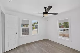 4427 Frank St, Dallas, TX 75210 - Photo 30
