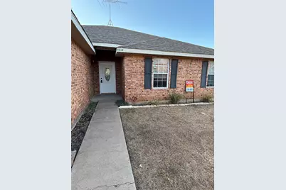2212 Snake River Drive, Granbury, TX 76048 - Photo 2