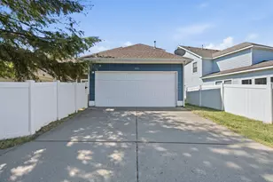 909 Charleston Ln, Savannah, TX 76227 - Photo 34