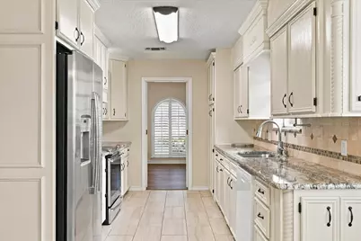 1805 Holm Oak Street, Arlington, TX 76012 - Photo 12