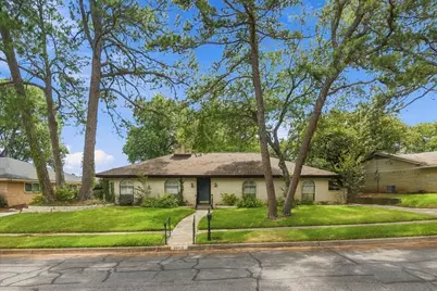 1805 Holm Oak Street, Arlington, TX 76012 - Photo 2