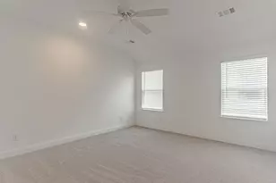 6713 Lake Overlook Dr, Fort Worth, TX 76135 - Photo 16