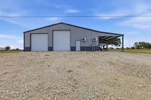7703 Prairie Creek Ln, Tolar, TX 76476 - Photo 2