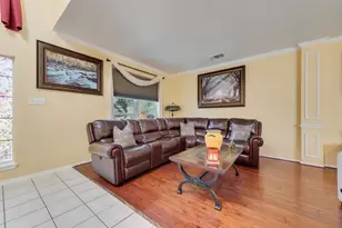 6405 Creekbend Ct, Arlington, TX 76001 - Photo 4