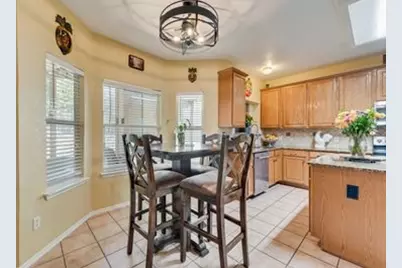 6405 Creekbend Court, Arlington, TX 76001 - Photo 8