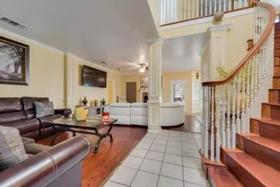 6405 Creekbend Court, Arlington, TX 76001 - Photo 2