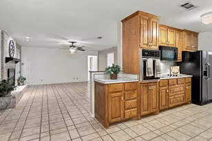 408 Englewood Ln, Hurst, TX 76053 - Photo 16
