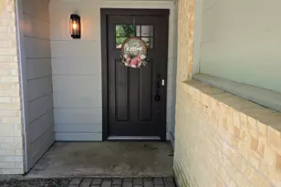 220 Bluebird Cir, Denton, TX 76209 - Photo 2