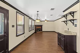 1312 Erin Ct, Burleson, TX 76028 - Photo 10