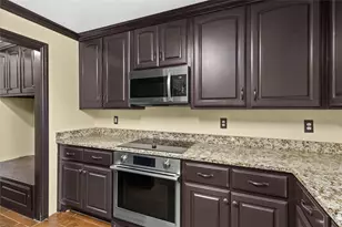 1312 Erin Ct, Burleson, TX 76028 - Photo 12