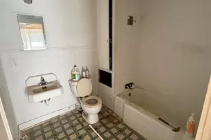 1410 Circle Park Blvd, Fort Worth, TX 76164 - Photo 12