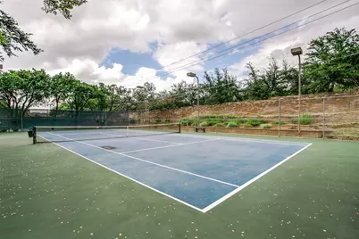 7 Queensview Court, Dallas, TX 75225 - Photo 34