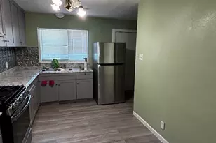 202 E Carolyn Dr, Garland, TX 75041 - Photo 8
